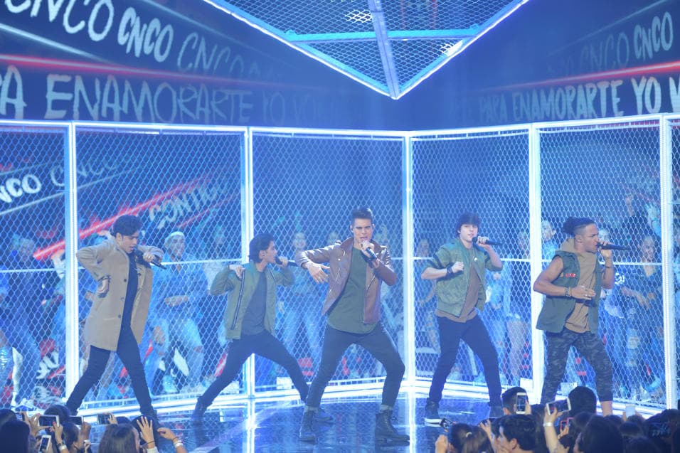 CNCO también estuvo en la gran final para apoyar a la nueva banda.