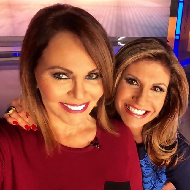 María Elena Salinas inicia este 8 de diciembre un nuevo capítulo en su vida y nosotros estaremos siempre agradecidos.