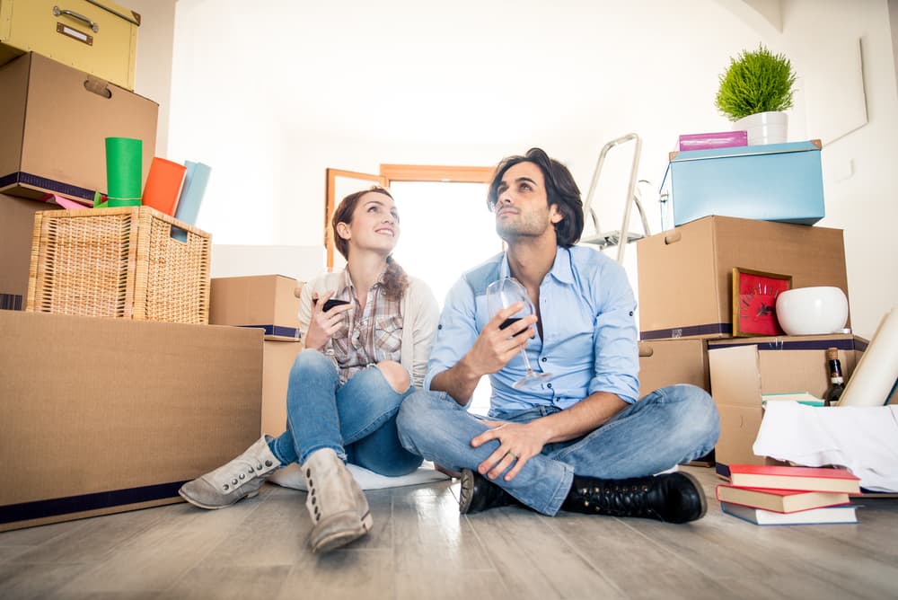 <b>Capricornio</b>
<br>En tu caso con Saturno, tu regente, directo y Mercurio en tu signo directo hasta finales de enero el ambiente astral que se presenta es muy concreto. Al haber terminado tu ciclo de cumpleaños estás iniciando tu “nuevo año de vida” y con el mismo doce meses esplendentes en los que el retorno de Saturno estará cambiando la dinámica de tu vida de una manera concreta. Empiezas a considerar una vida en común con otra persona.