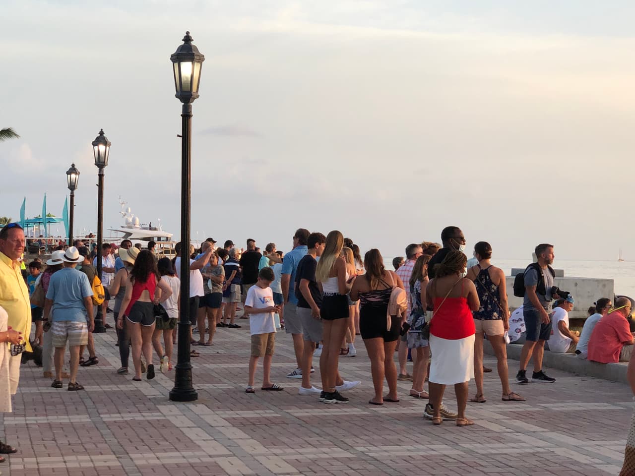 Este fin de semana Key West recibió gran cantidad de visitantes de otras áreas de Florida y estados vecinos, a pesar del incremento de casos de coronavirus en el estado. 
<br>