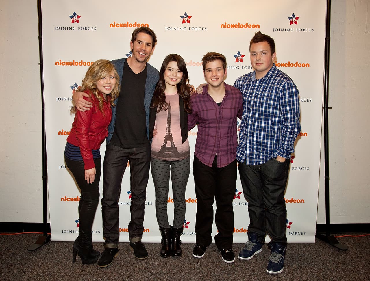 Miranda Cosgrove protagpnizó con gran éxito la serie 'Icarly', la cual fue producida por la cadena 'Nickelodeon'.