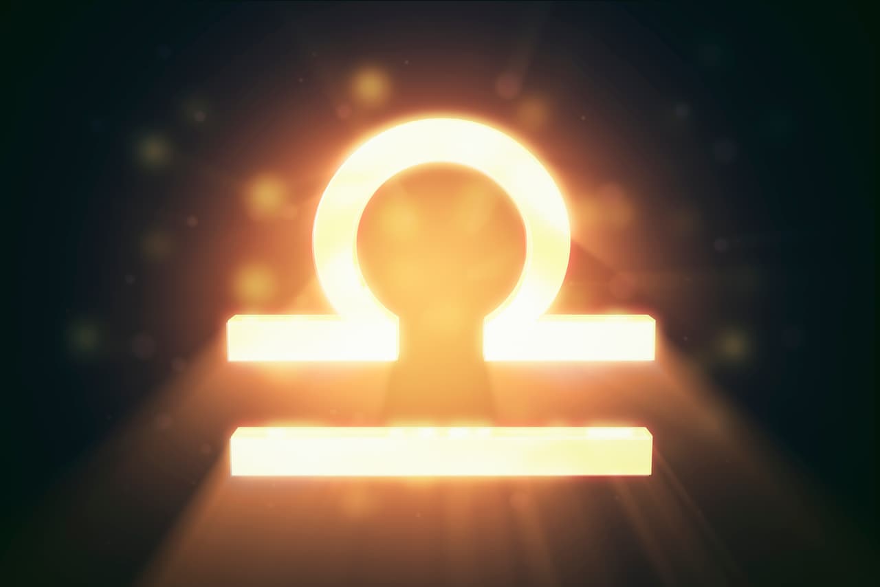 <b>Libra</b>
<br>
<b>Venus, tu regente, directo acentúa tu carisma amoroso</b>
<br>Venus, tu regente, directo, al entrar en un signo que también rige acentúa tu carisma amoroso y te coloca en el centro del corazón de esa persona. Si estás pensando viajar prepara con tiempo todo para que no tengas trastornos ni demoras.