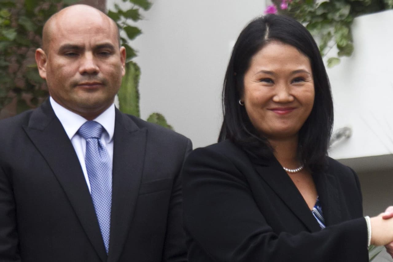 El congresista Joaquín Ramírez y la precandidata presidencial Keiko Fujimori el 25 de septiembre de 2015,