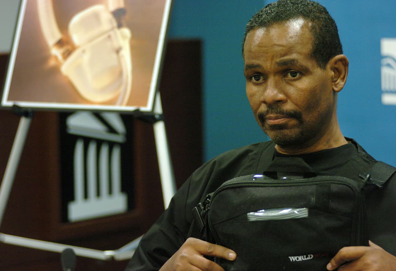 Los hispanos, las mujeres y los afroamericanos con insuficiencia cardíaca severa tienen menos probabilidades de recibir un aparato para el corazón, que el resto de la población, concluyó un estudio 
<a href="http://circ.ahajournals.org/content/134/7/517.long"><u>publicado</u></a> en la revista Circulation.