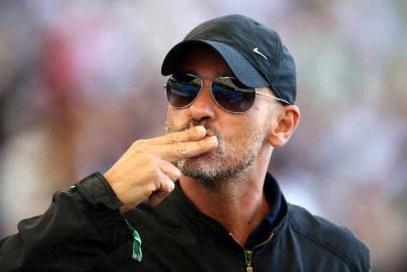 El cantante Eros Ramazzoti también estuvo en el cierre de la justa veraniega.