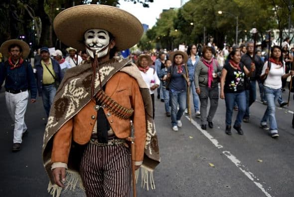 "Presentación", respondían los asistentes, quienes exigieron en diversas ocasiones la renuncia del gobernador de Guerrero, Ángel Guerrero.