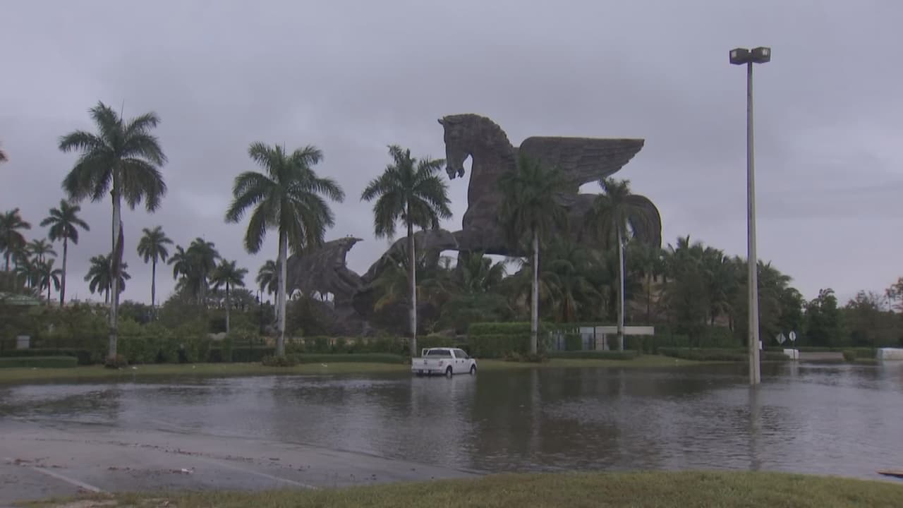 Las aguas comienzan a drenar paulatinamente a medida que el tiempo mejora.