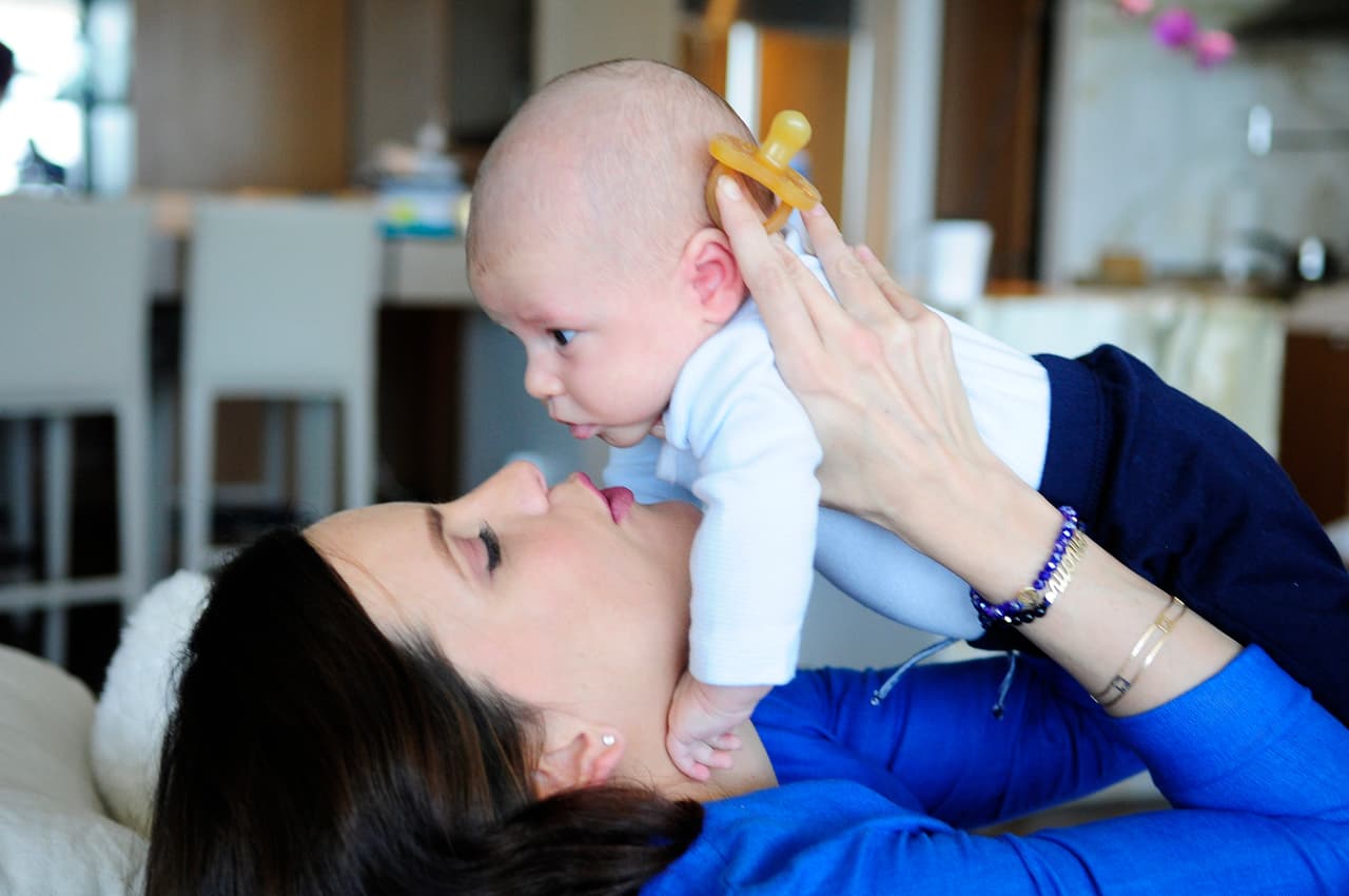 La reina de Nuestra Belleza Latina nos abrió las puertas de su casa y compartió momentos de su bebé, Lucas.