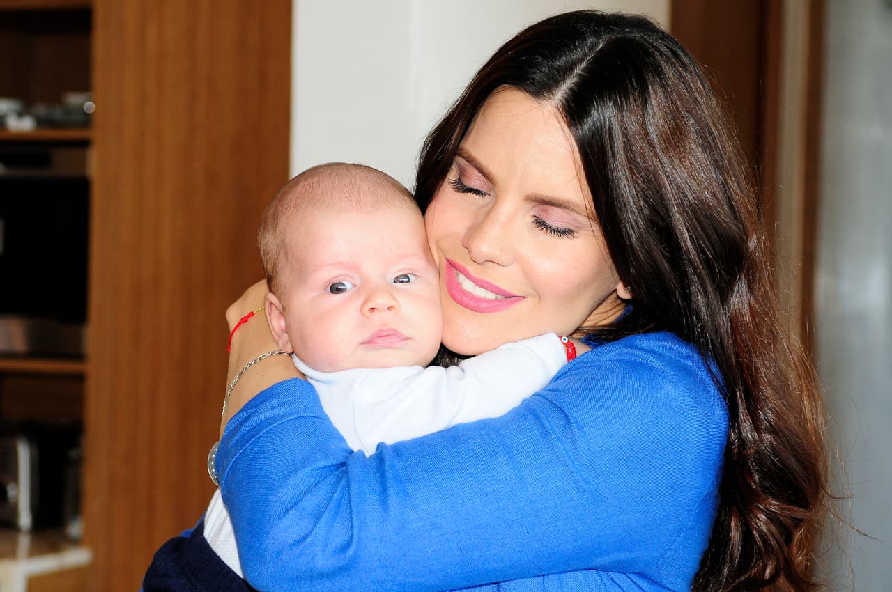 La reina de Nuestra Belleza Latina nos abrió las puertas de su casa y compartió momentos de su bebé, Lucas.