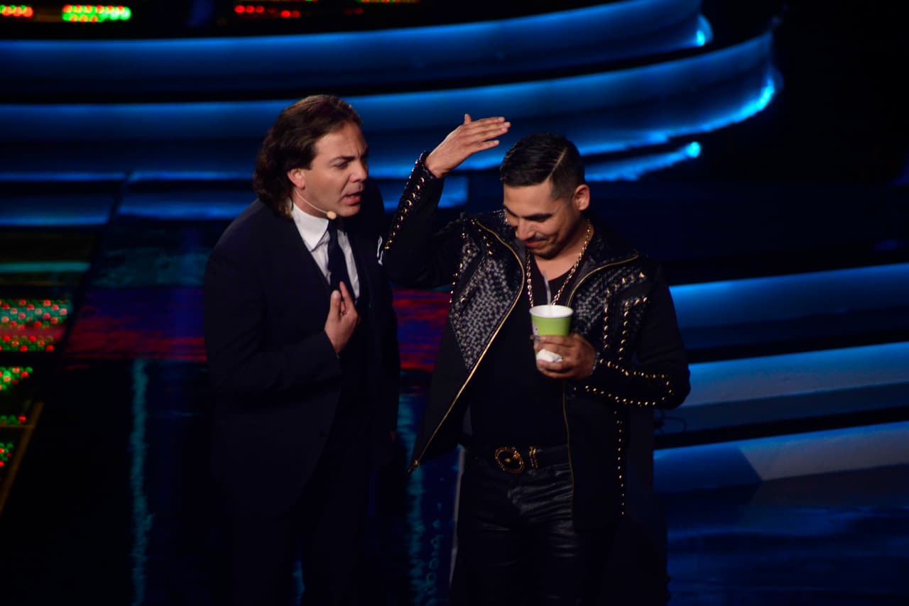 Parece que no se llevan bien, pero la realidad es que Espinoza y Cristian tienen una gran relación de amistad, eso sí, no dejan de pelear, decirse de cosas, bailar y cantar juntos logrando todo un show, pero al final, este dueto nos hace reír con sus ocurrencias.