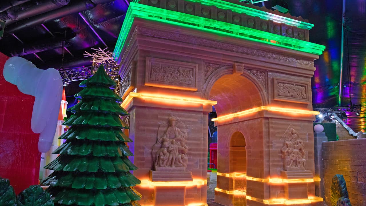 El Arco del Triunfo es uno de los grandes símbolos de la ciudad del amor, Paris.