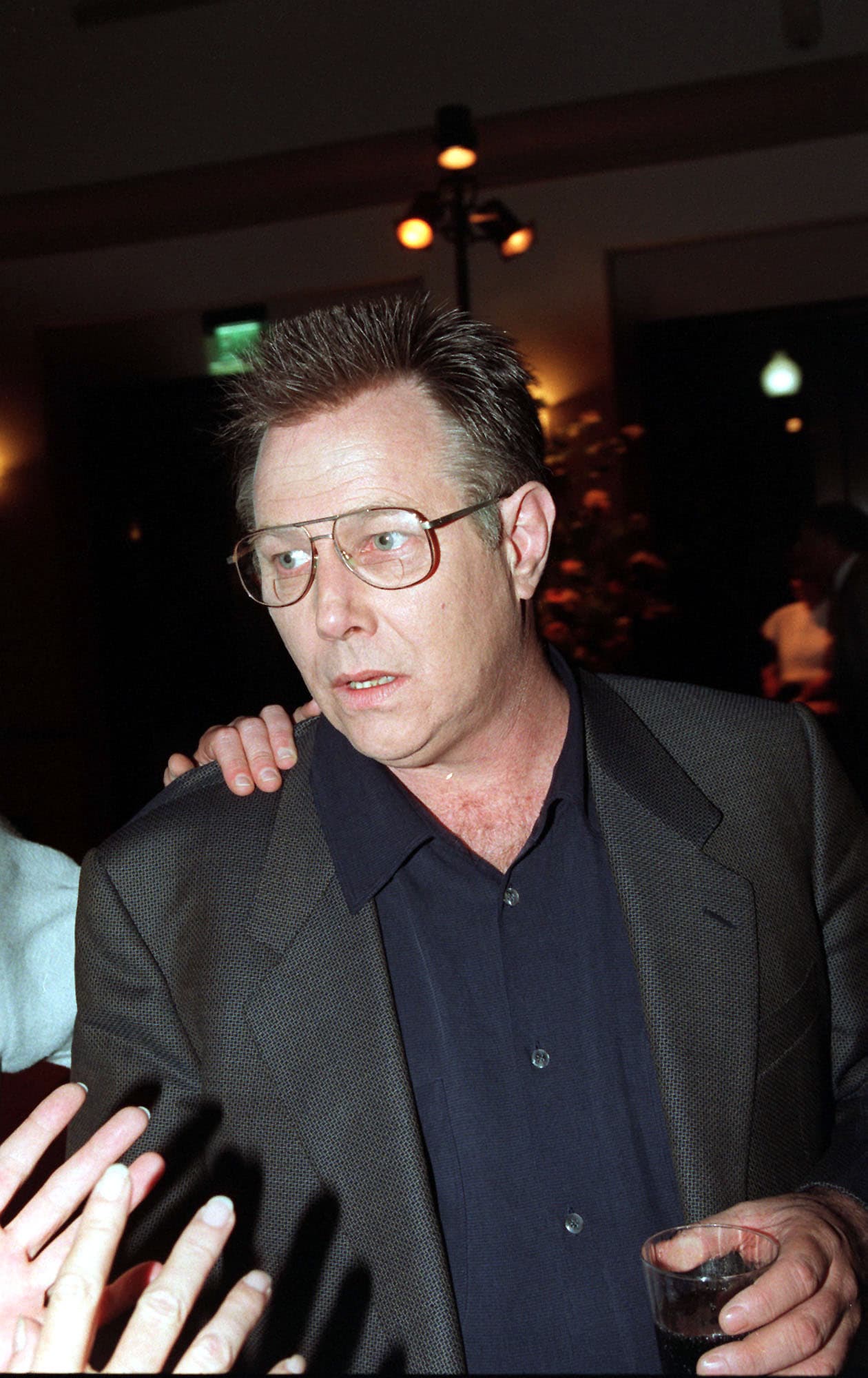 En la película Markinson y Jessup eran amigos de hace mucho tiempo y en la vida real también Walsh y Nicholson lo eran e incluso actuaron juntos en ‘Hoffa’ (1992). El actor J.T.Walsh falleció en 1998 de un paro cardiaco a la edad de 54 años, con ‘Hidden Agenda’, ‘Pleasantville’ y ‘The Negotiator’ estrenadas después de su muerte y con mensajes dedicados en su memoria.