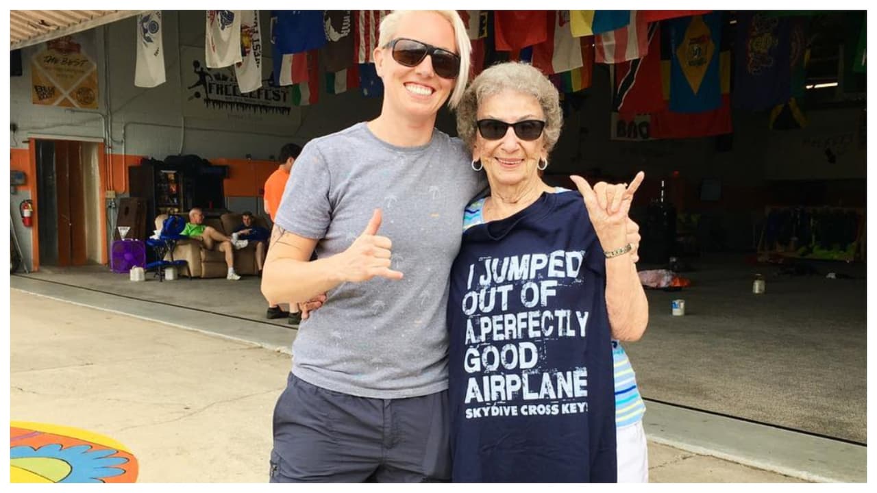 Rorer, dice que además de la adrenalina de su abuela, también trata de heredar su filosofía de vida. “Ella siempre dice 
<b><i>toma cada día como viene y agradece que te hayas despertado hoy,</i> </b>y yo trato de encarnar eso incluso cuando es fácil olvidarlo en este mundo tan agitado”. 
<br>
<br>