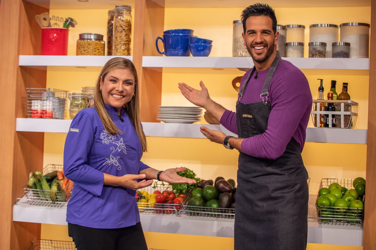 En este viernes de Delicioso, la chef Lorena llegó para preparar exquisitas recetas junto al chef Yisus. Él aplaudió tener junto a él a este gran ejemplo de mujer.