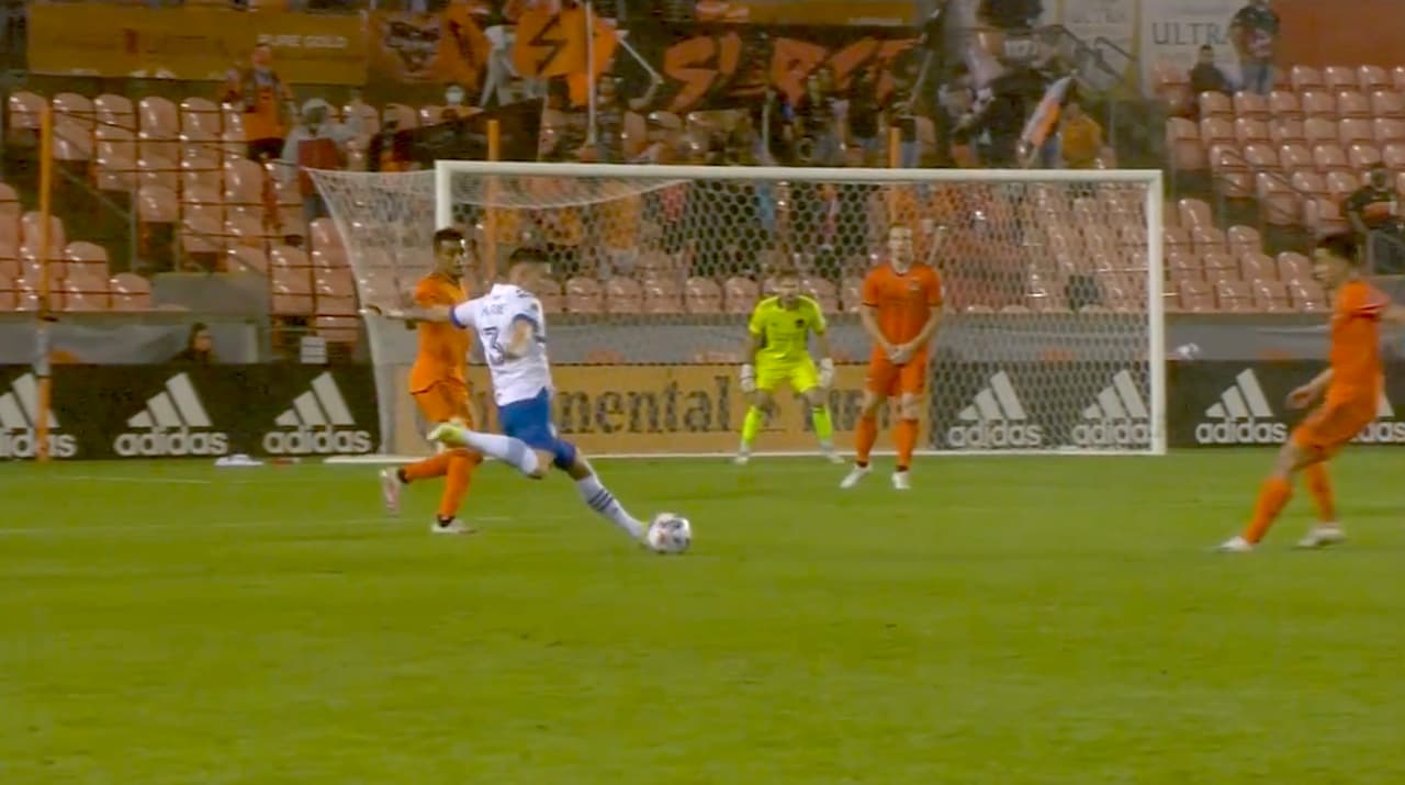 ¡Golazo de Earthquakes! Marie puso el 2-1 con zapatazo al ángulo