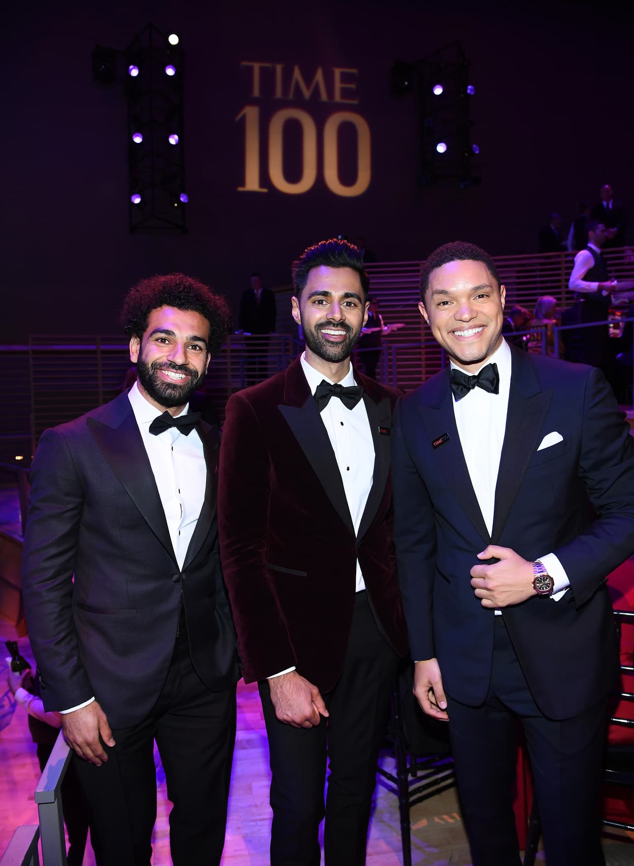 Hasan Minhaj y Trevor Noah tampoco desaprovecharon para tener una postal con el futbolista, figura durante la noche de gala de la revista Time.