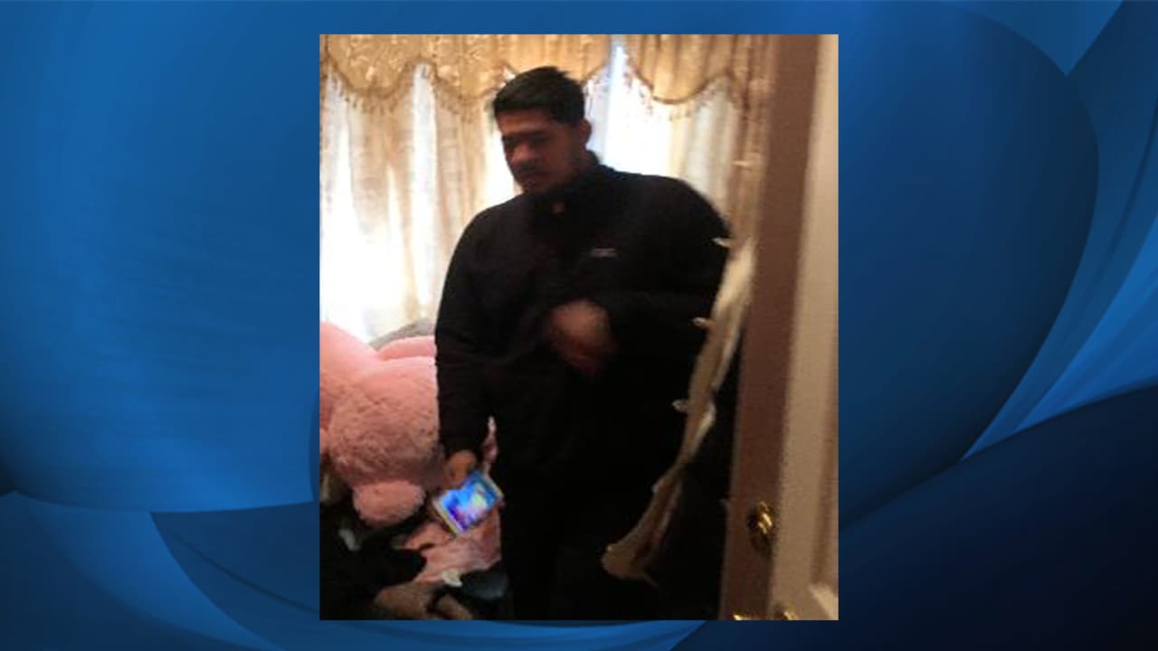 Trabajador hispano de Georgia sorprende a presunto ladrón en su apartamento