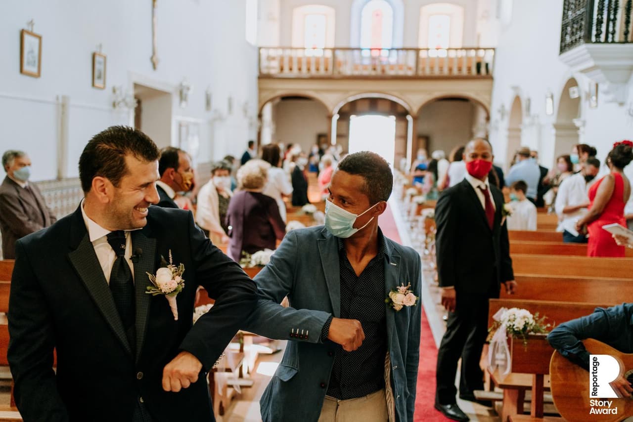 Un
<a href="http://www.valterantunes.com/"><u>saludo</u></a> de codos.