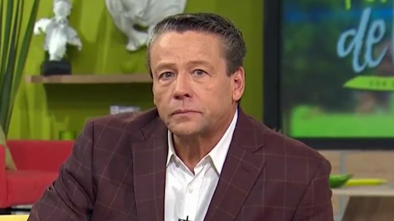 Ante los cuestionamientos sobre si habrá un pronto acercamiento con él, el actor dijo que no aceptará ese tipo de conducta: "El que sea mi hijo no es salvoconducto para que le deje pasar esas cosas, conmigo la cosa es de igual a igual y es derecha la cosa", reiteró en Hoy.