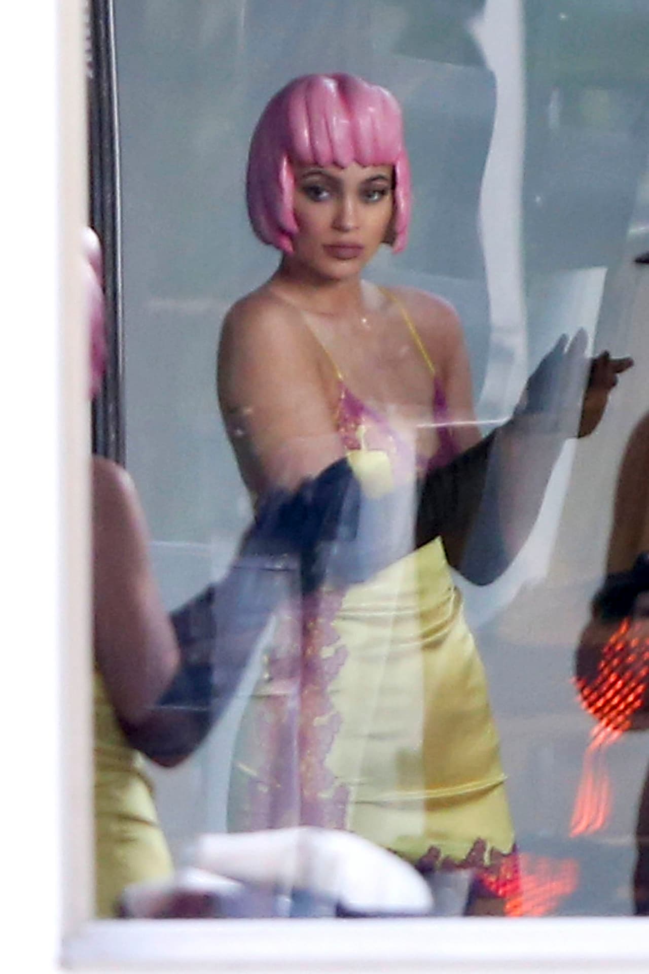 Kylie Jenner en un photo shoot bastante bizarro.