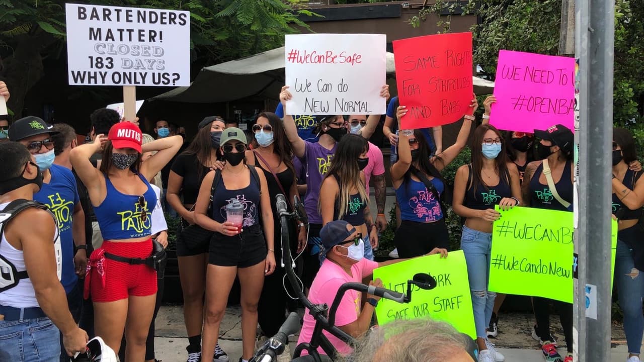 Protestan empleados de bares y discotecas en Miami: piden que abran estos locales de diversión