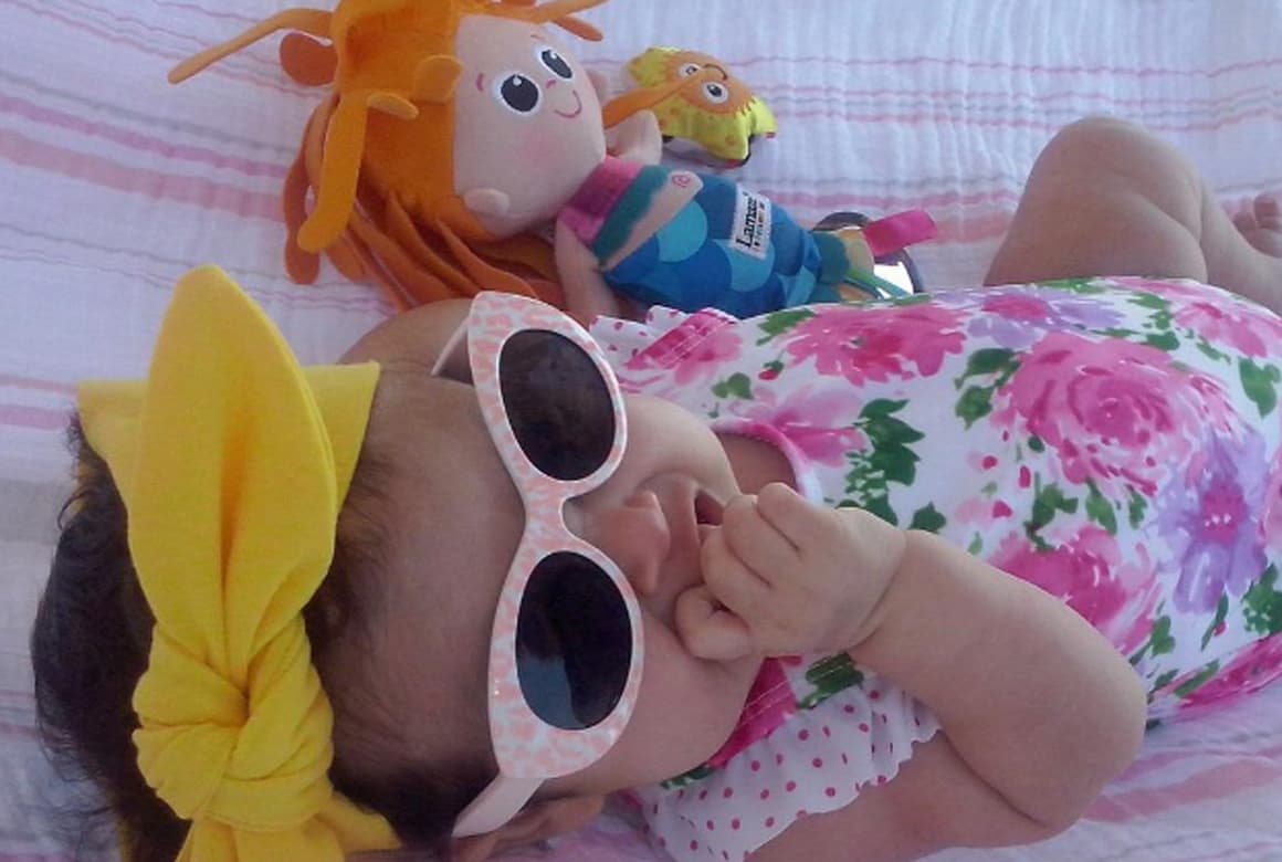 Giulietta luce muy coqueta con sus lentes de sol.