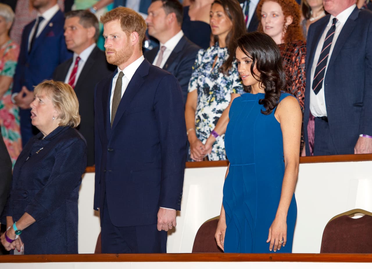 Sin embargo, el detalle que fue imposible obviar fue la evidente falta de ajuste del vestido (hecho a la medida) al cuerpo de Meghan.