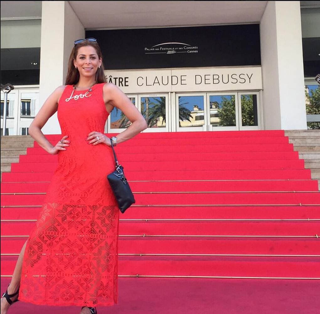 Lourdes se siente feliz de compartir la noticia con su público.