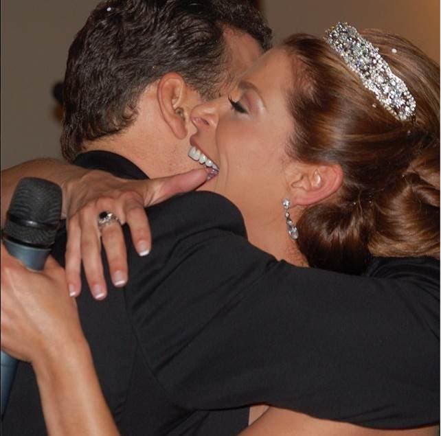 Lourdes Stephen anunció que será mamá y lo hizo ante las cámaras de su programa Sal y Pimienta.