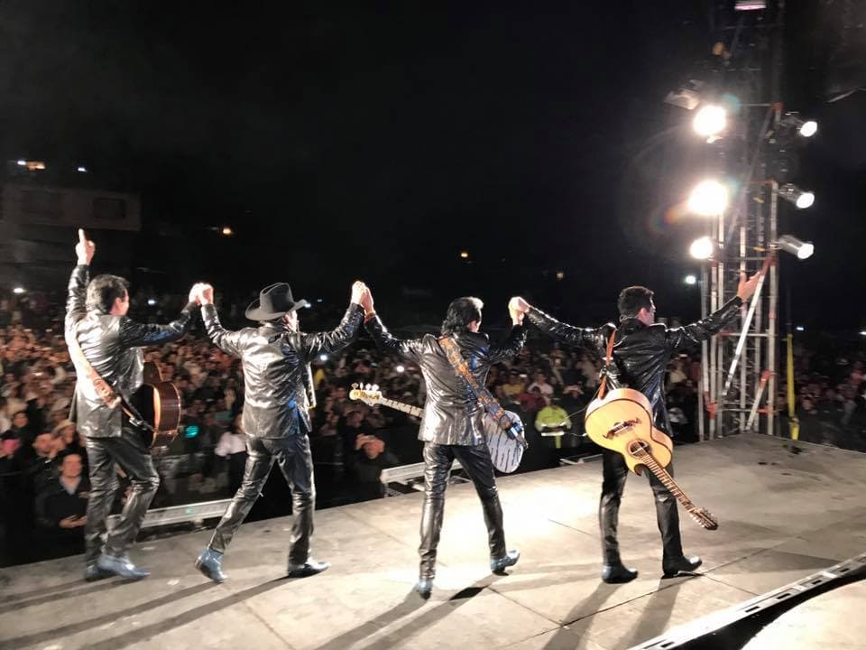El tercer concierto, en Jenesano se repitió el exito del día anterior y al final del show, los mexicanos fueron aclamados.