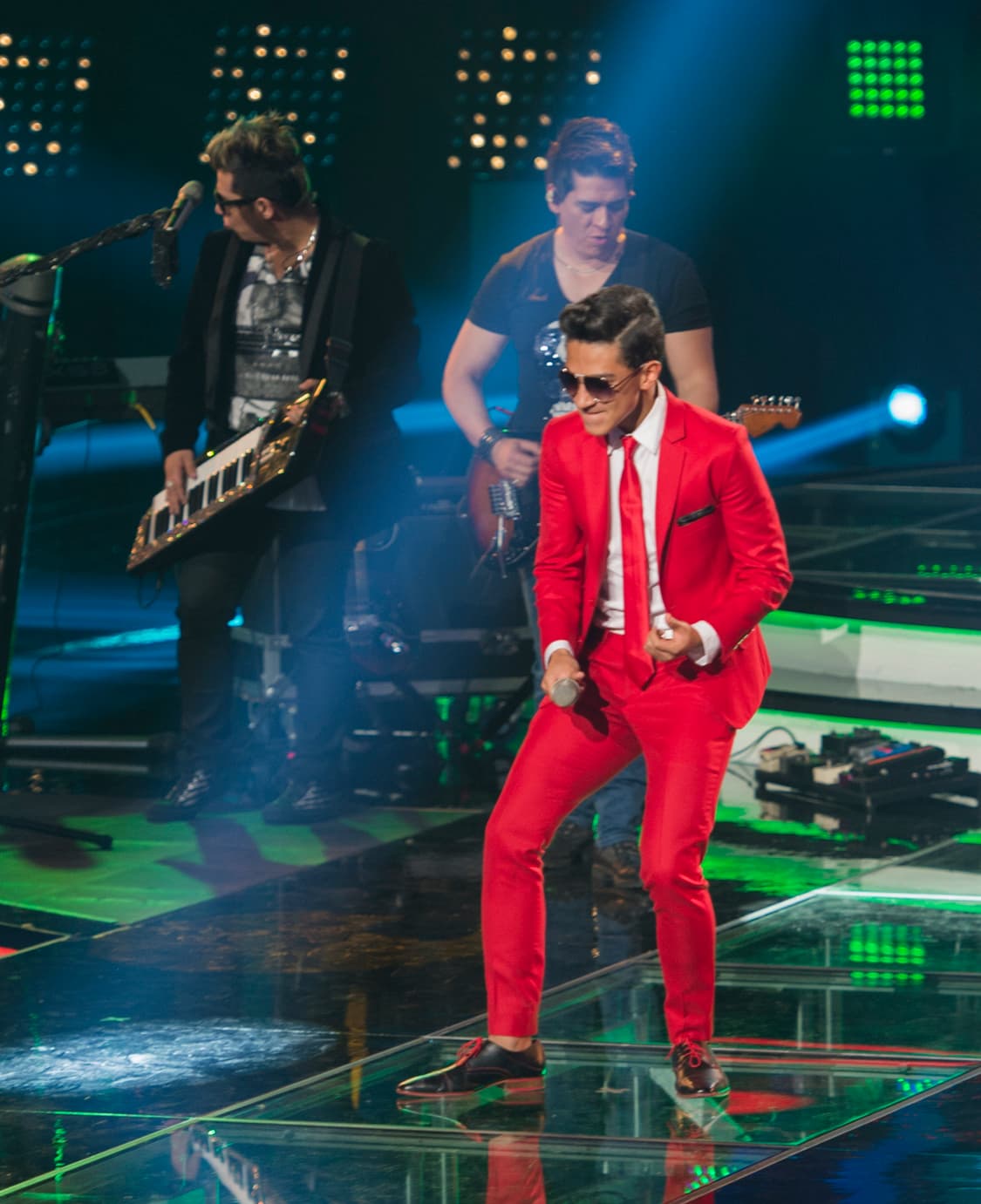 Gran lluvia de estrellas se dio cita, Carlos Rivera, Julión Álvarez, Ricardo Montaner, Moderatto, Kumbia All Starz y La Sonora Dinamita formaron parte de los musicales. La gran sorpresa de la noche fue el reencuentro de Pee Wee con los Kumbia All Starz, quien por desgracia fue el primer capitán eliminado junto con la Familia Gómez.