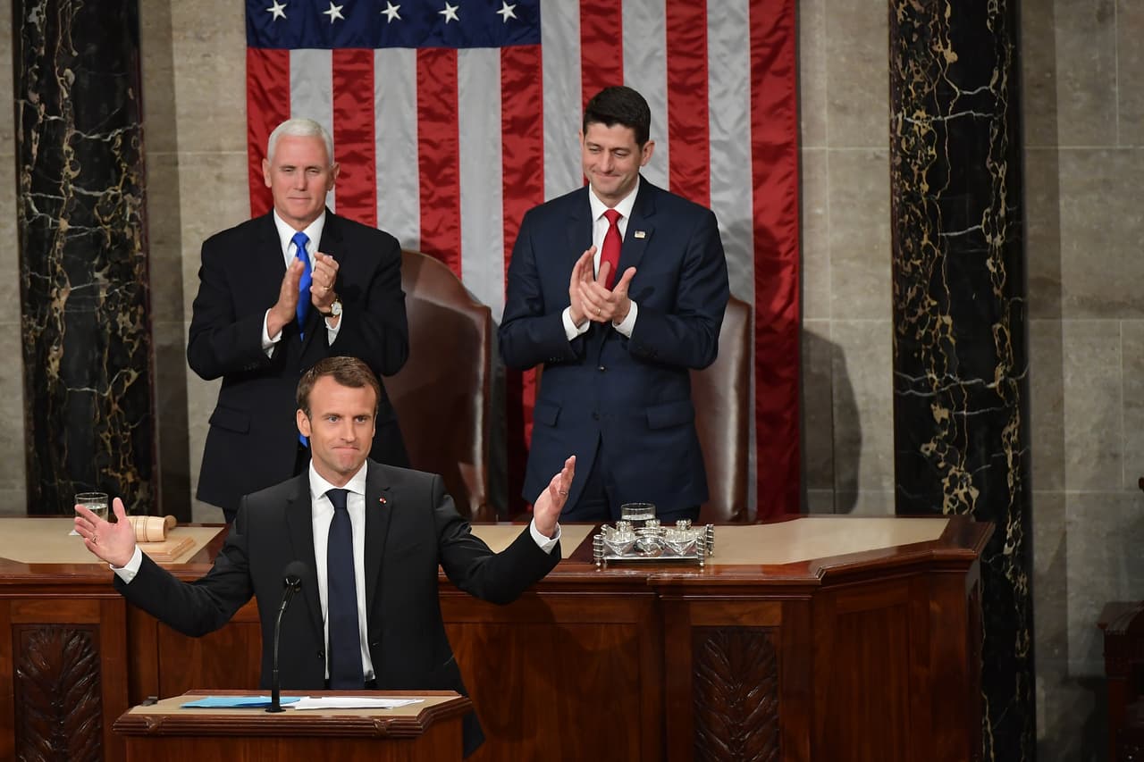 En un discurso ante una sesión conjunta especial del Congreso en Washington, el tercer día de visita de Estado, Emmanuel Macron destacó los puntos que lo separan del presidente Donald Trump en política exterior, comercial y cambio climático.