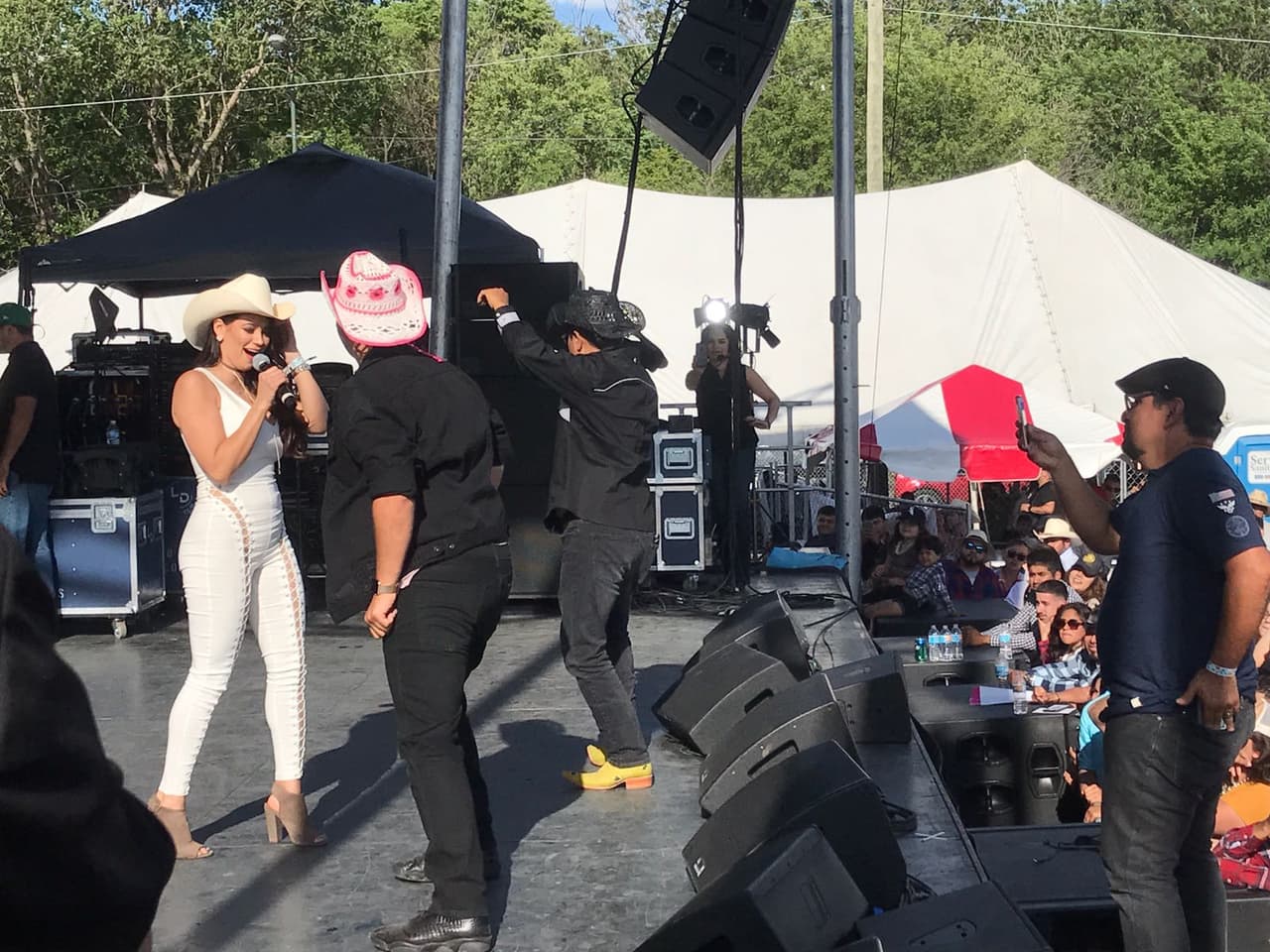 Para Raúl 'El Pelón', Carla Medrano y El Feo será muy difícil borrar de sus mentes lo vivido en la ciudad de los vientos después de este gran evento al lado de La Arrolladora Banda El Limón, Gerardo Ortiz, Calibre 50 y más.