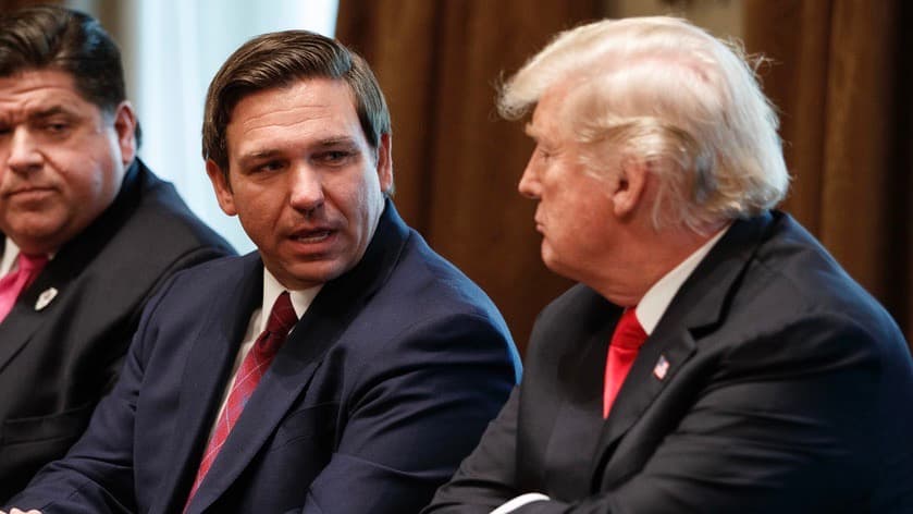 El gobernador de Florida Ron DeSantis y el expresidente Donald Trump.