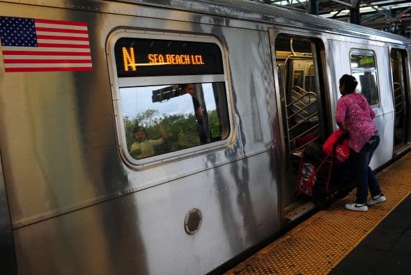 En el estado de Nueva York, el fallo de suministro eléctrico afectó a un millón de personas, la mayor parte en Long Island, y a otras 650 mil en Nueva Jersey.