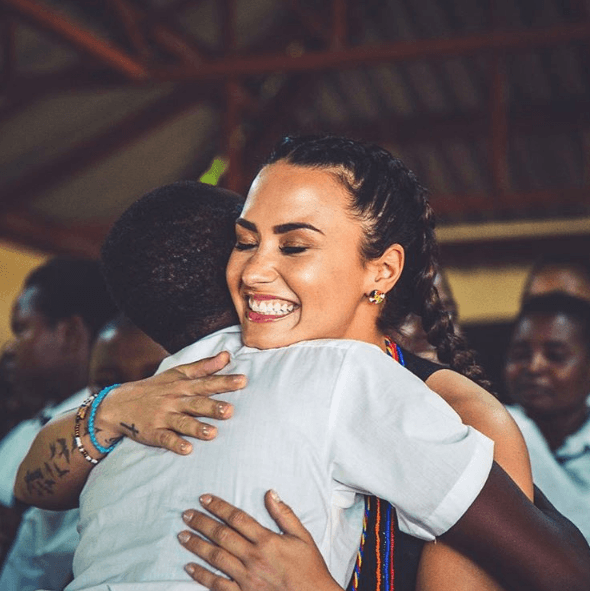 Su mala relación con la comida, derivada de complejos y presiones con su físico arrastradas desde la infancia hicieron que la cantante buscara ayuda y se sometiera un tratamiento contra este desorden alimenticio.