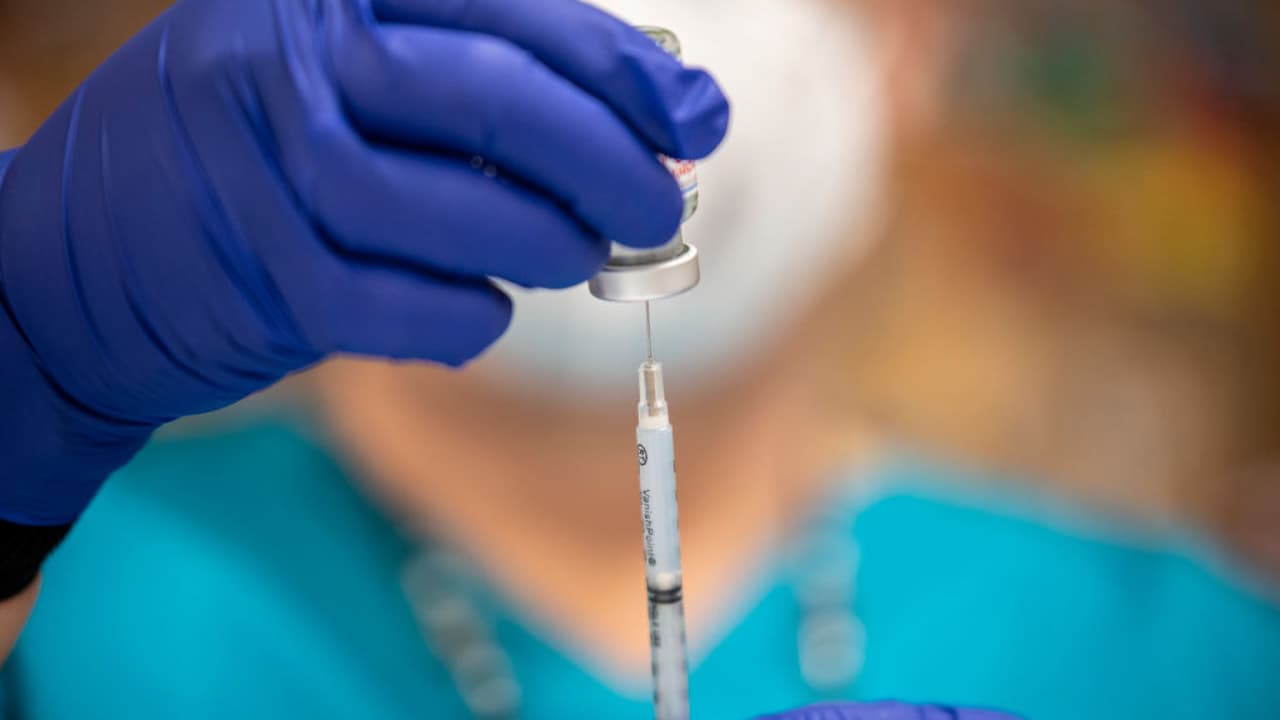 Clínicas en donde repartirán las vacunas contra COVID-19 esta semana en Fort Worth