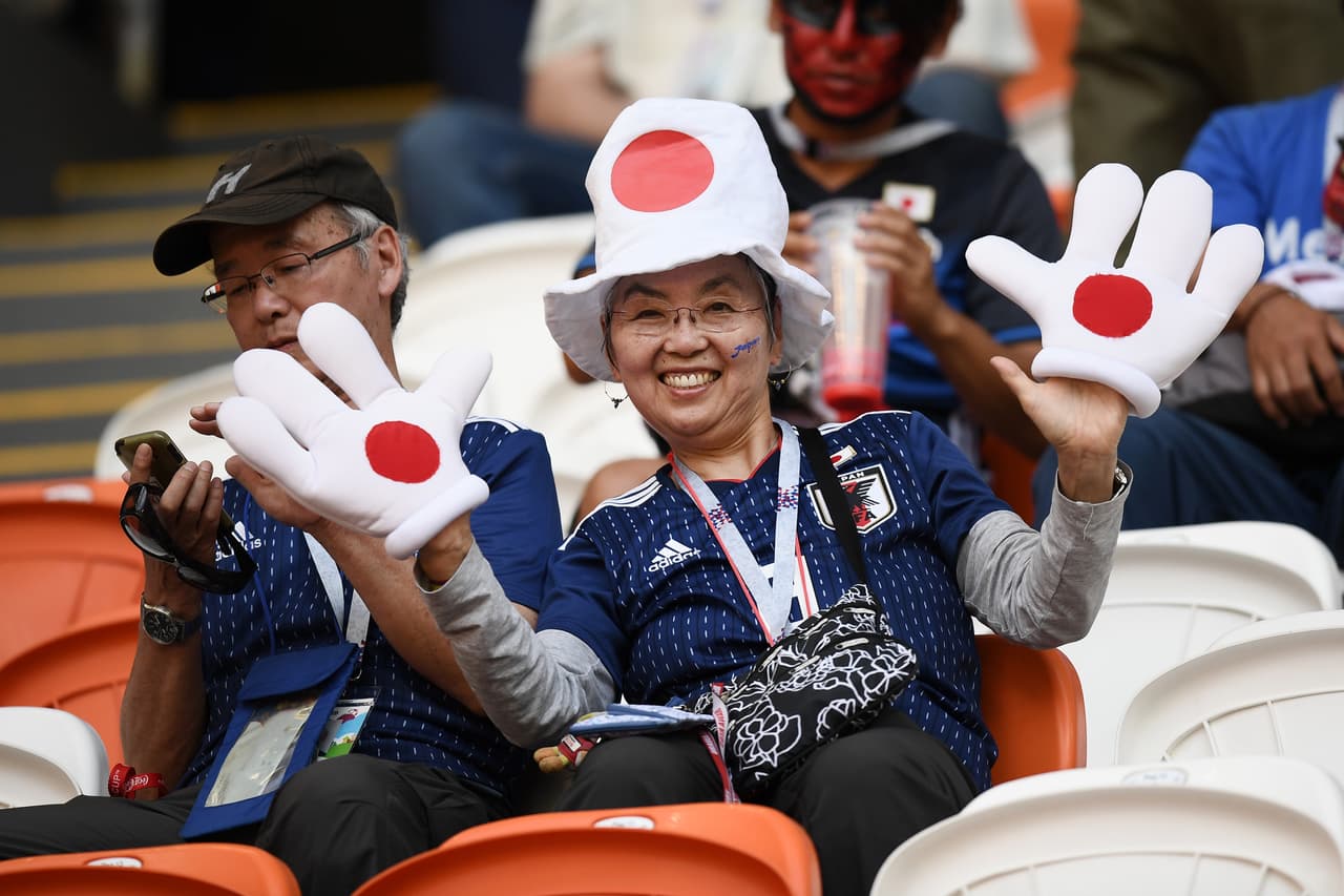 El colorido de la fiesta entre los fanáticos de Colombia y Japón son una expresión de la unidad del fútbol en el arranque del grupo H del Mundial de Rusia 2018.