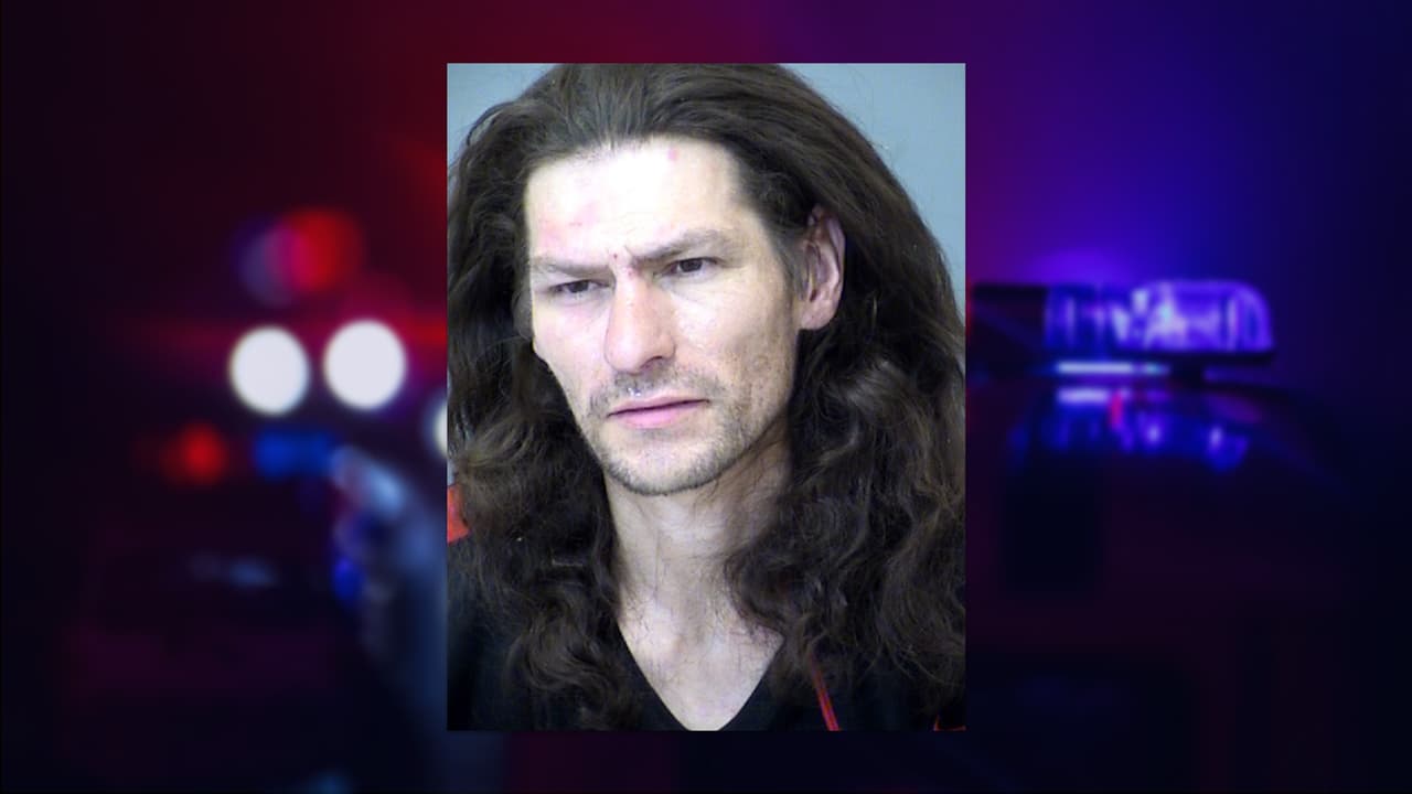 Agente de la policía resulta gravemente herido después de responder a un robo en Phoenix