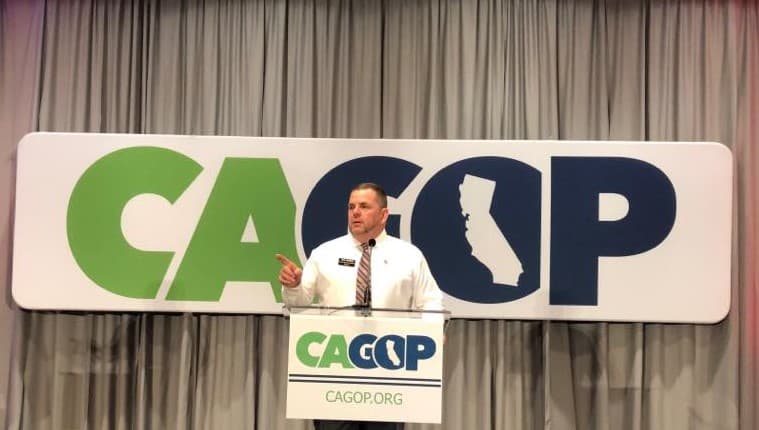 Un insulto a los "dreamers" está entre los mensajes ofensivos de un candidato republicano al Congreso  