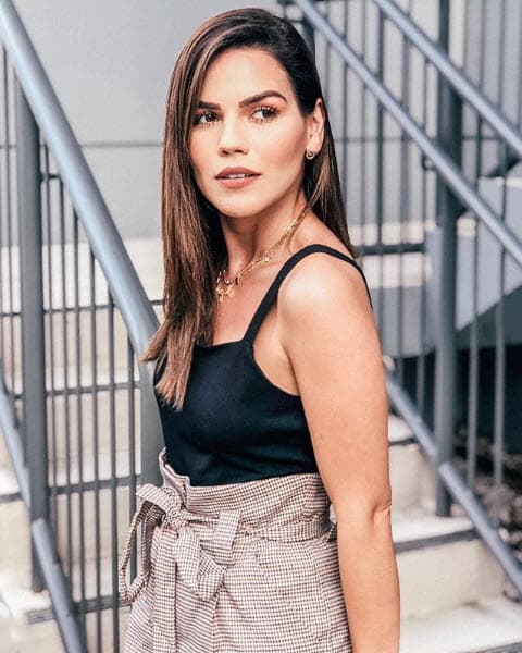 También aprovechó para decirles a sus seguidores que ella solita se maquilló.