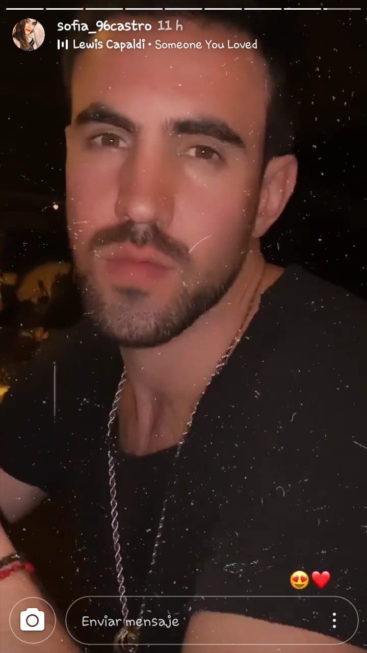 Aunque al principio de su relación con Bernot, 
<b><a href="https://www.univision.com/famosos/tras-semanas-de-intriga-sofia-castro-dice-como-inicio-su-nuevo-noviazgo-estoy-muy-enamorada-fotos" target="_blank">Sofía Castro se rehusó a revelar el rostro de su novio</a></b>, con el paso de las semanas, la hija de Angélica Rivera decidió mostrar públicamente a su nuevo amor.