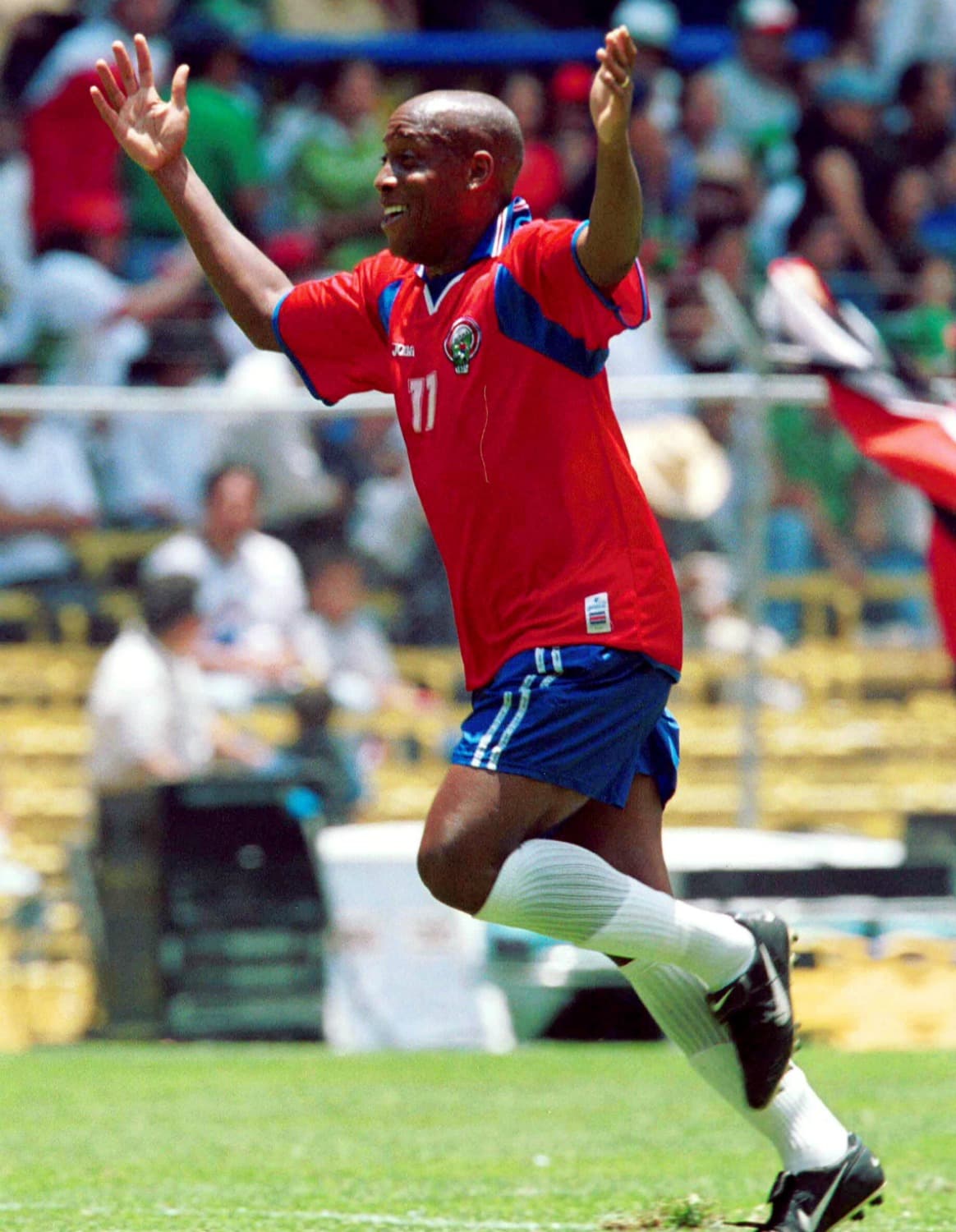 Hernán Medford (Delantero) - Marcó el gol definitivo del triunfo al minuto 86. Hizo su ingreso al minuto 81 por Wanchope. Fue entrenador de la selección entre 2006 y 2008, actualmente dirige al Herediano de su país. Marcó 10 goles en 89 partidos con la selección de Costa Rica.