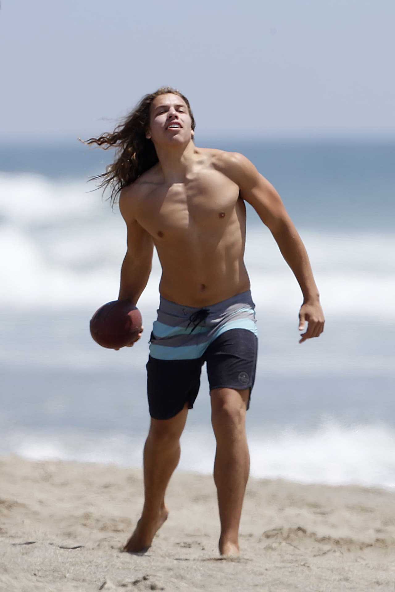 Es el hijo que tuvo Arnold con su ama de llaves latina, Mildred Baena.