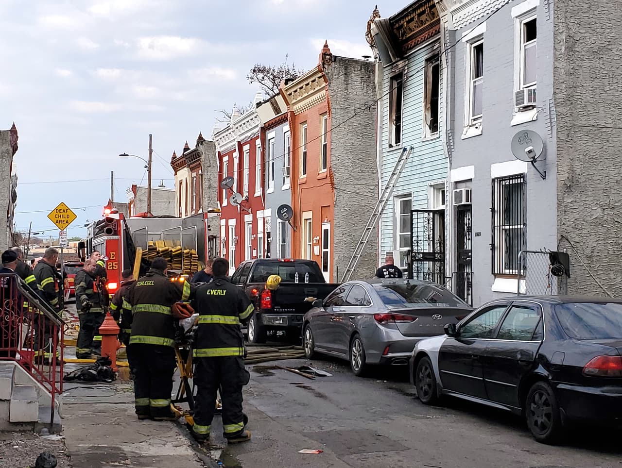 Anciano hispano muere en incendio residencial al norte de Filadelfia 