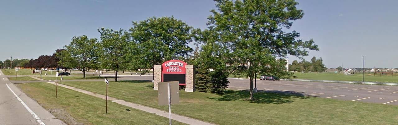 <b>Lancaster High School:</b> con calificaciones impresionantes en clubes, actividades y académicos, la calificación general de Lancaster fue una A.
<br>
<br>