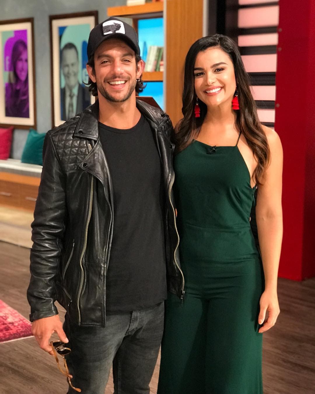 Valentín, interpretado por Joaquín Ferreira, es un hombre seductor, simpático, extrovertido y desenfadado que se gana la vida con picardía.