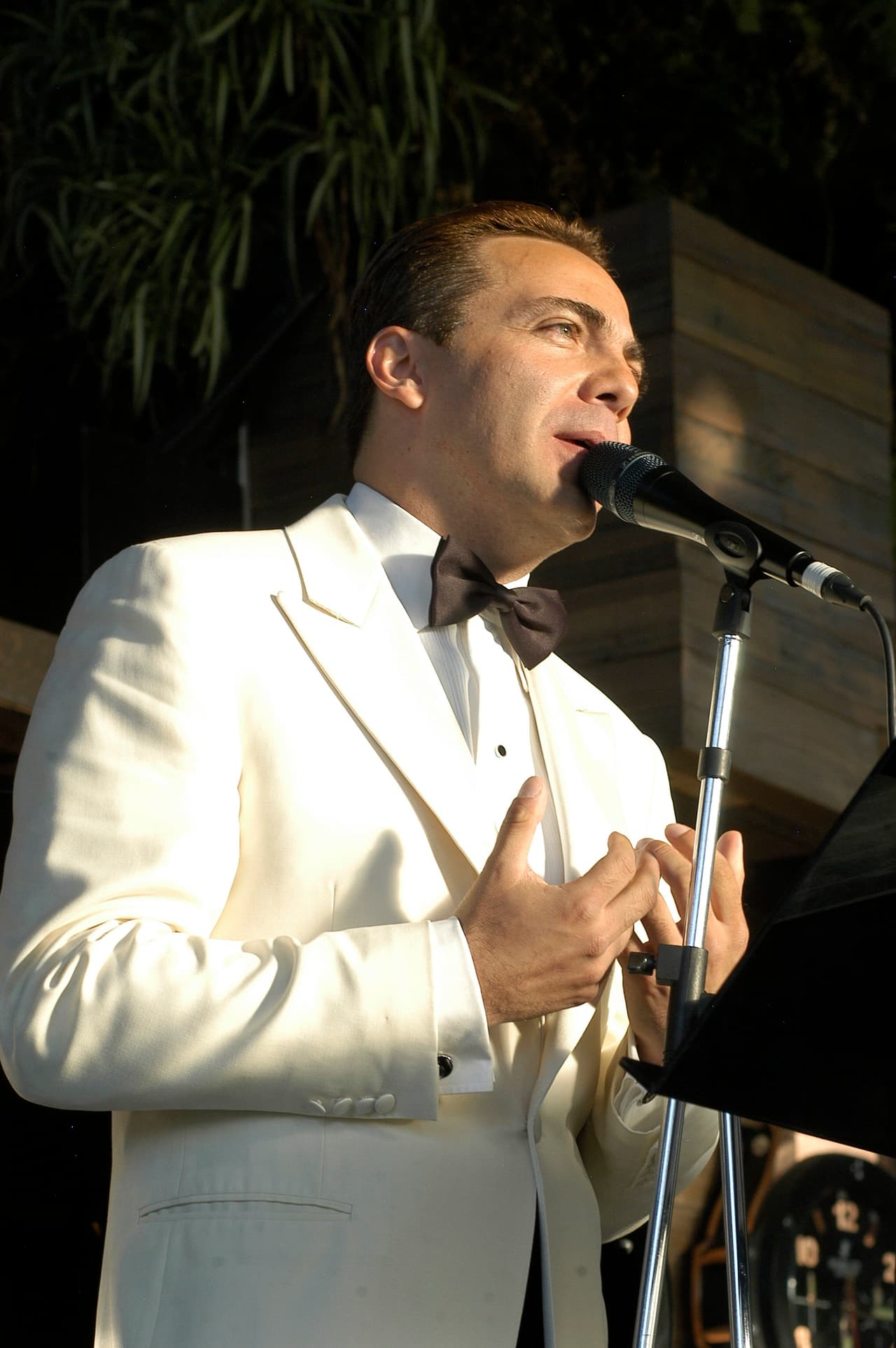 Cristian Castro tiene tres hijos de dos diferentes relaciones. De su matrimonio con la abogada argentina Valeria Liberman nacieron dos.
<br>