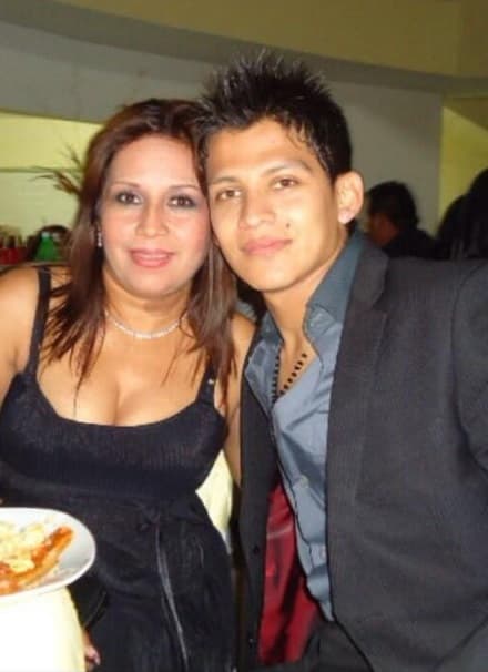 En mayo de 2013 Aldo compartía esta foto con Alma Delia, en el festejo del Días de las Madres, contando a sus seguidores lo mucho que amaba a la mujer que le dio la vida.