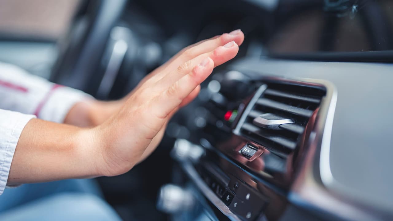 ¿Tengo que ‘calentar’ mi carro antes de salir de casa por el frío? Aquí todas las recomendaciones de seguridad